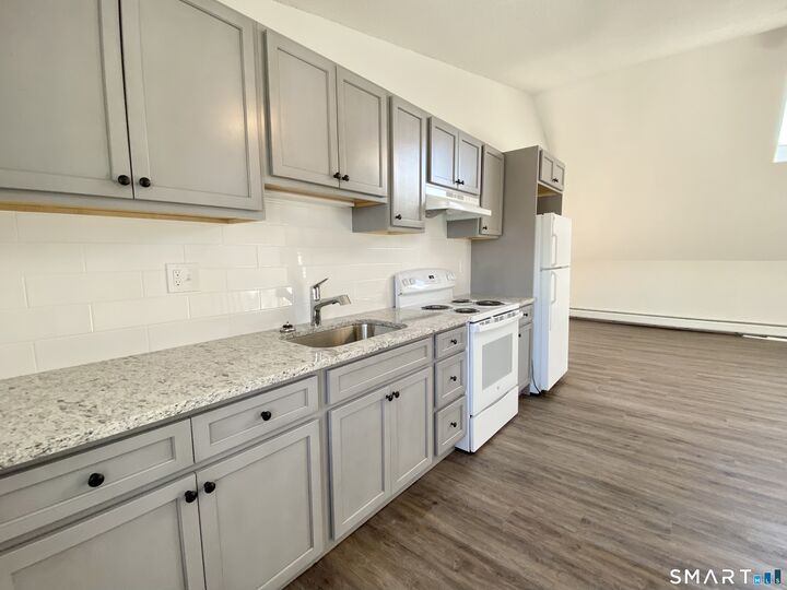 Property Photo:  79 Avon Street 3D  CT 06511 