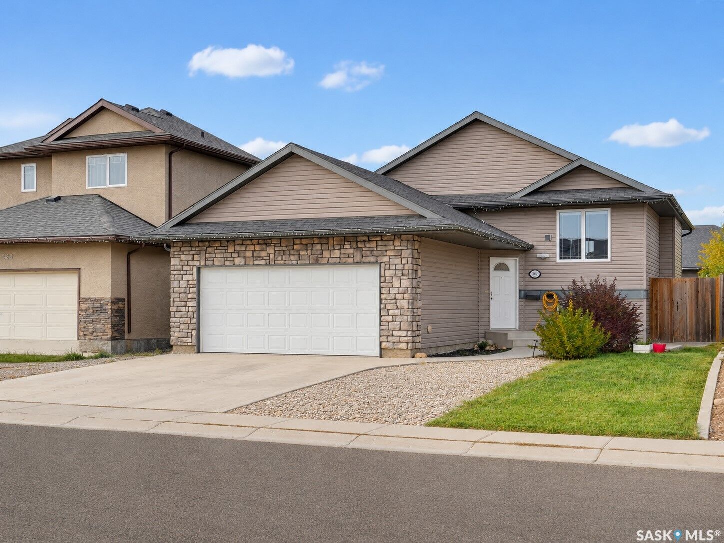 Property Photo:  522 Mahabir Lane  SK S7W 0J7 
