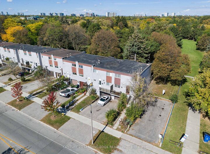Property Photo: 132 Bonis Avenue ON M1T 2V2