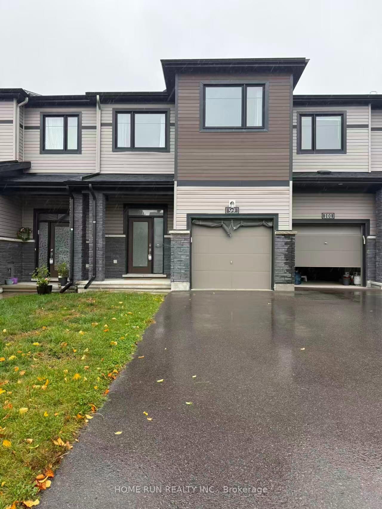 Property Photo:  99 Natare Place  ON K2T 0P3 