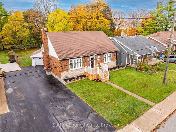 Property Photo: 850 8th Avenue E ON N4K 3A7
