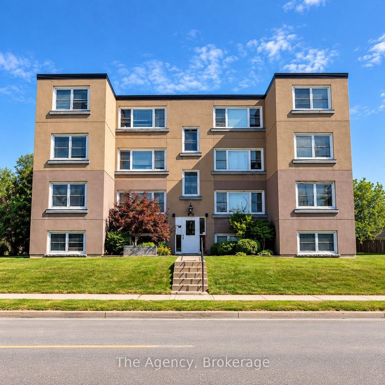 Property Photo:  139 Westchester Crescent 1  ON L2P 2N8 