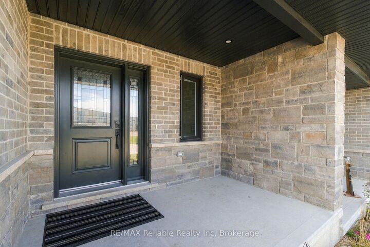 Property Photo:  236 Beech Street  ON N0M 1L0 