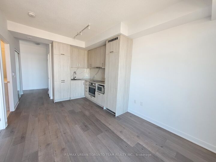 Property Photo: 60 Honeycrisp Crescent 1208 ON L4K 0M7