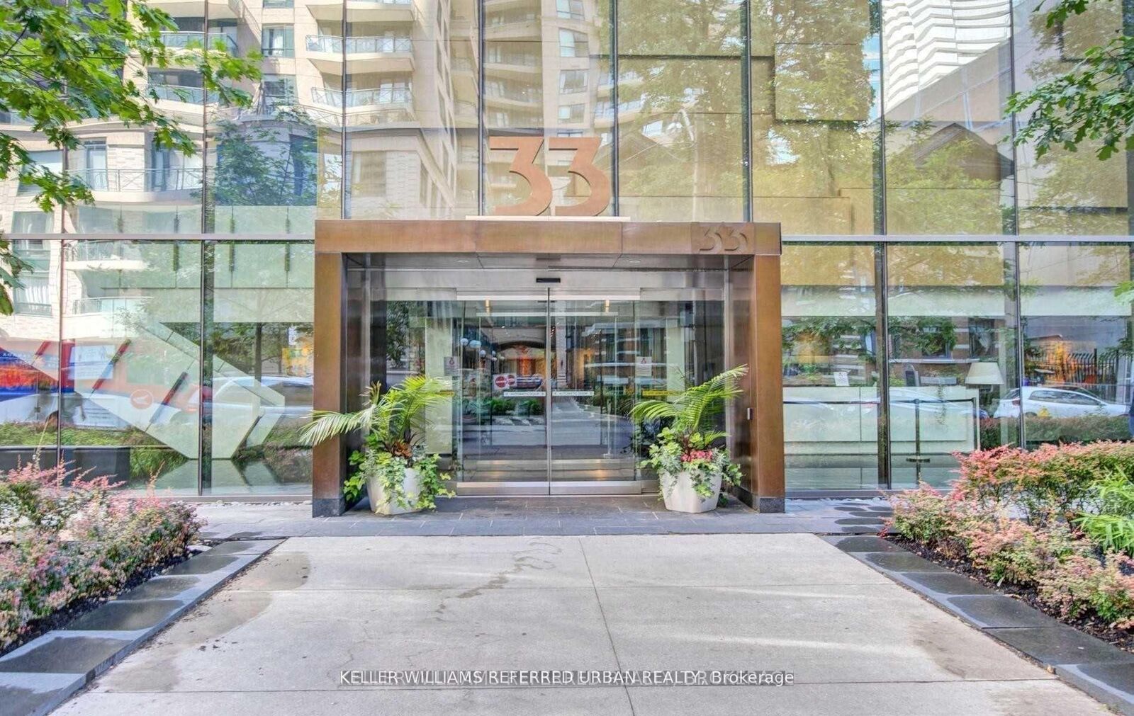 Property Photo:  33 Charles Street E 3401  ON M4Y 0A2 