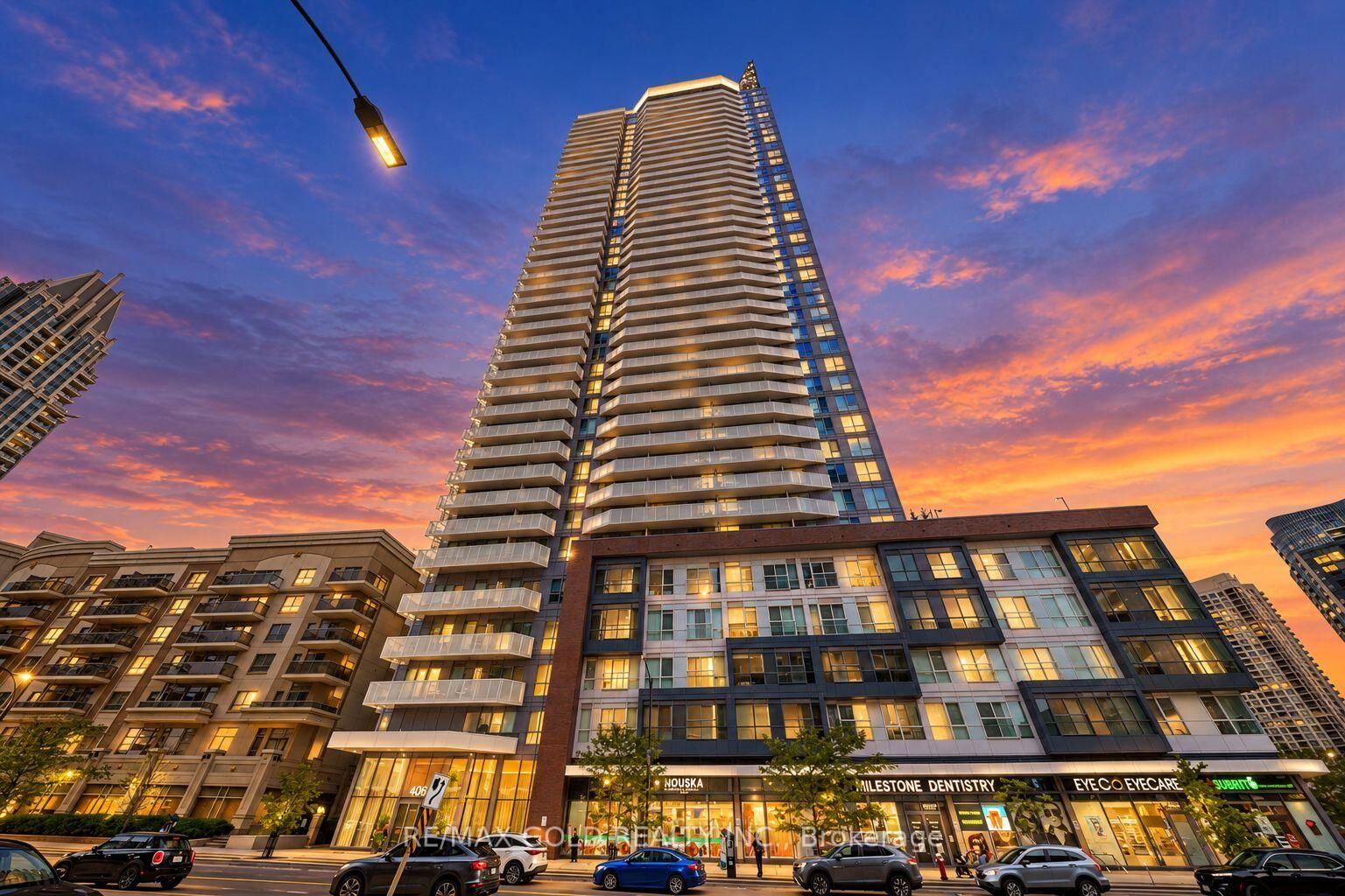 Property Photo: 4065 Confederation Parkway 705 ON L5B 0L4