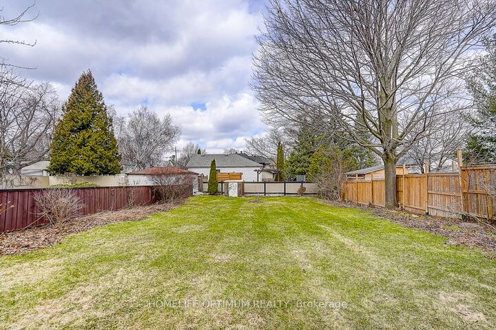 Property Photo:  16 Ayre Point Road  ON M1M 1G5 