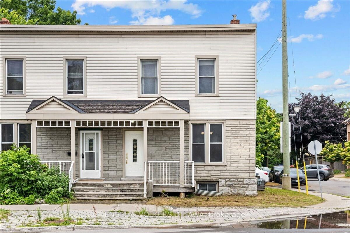 Property Photo: 118 King Edward Avenue ON K1N 7L1