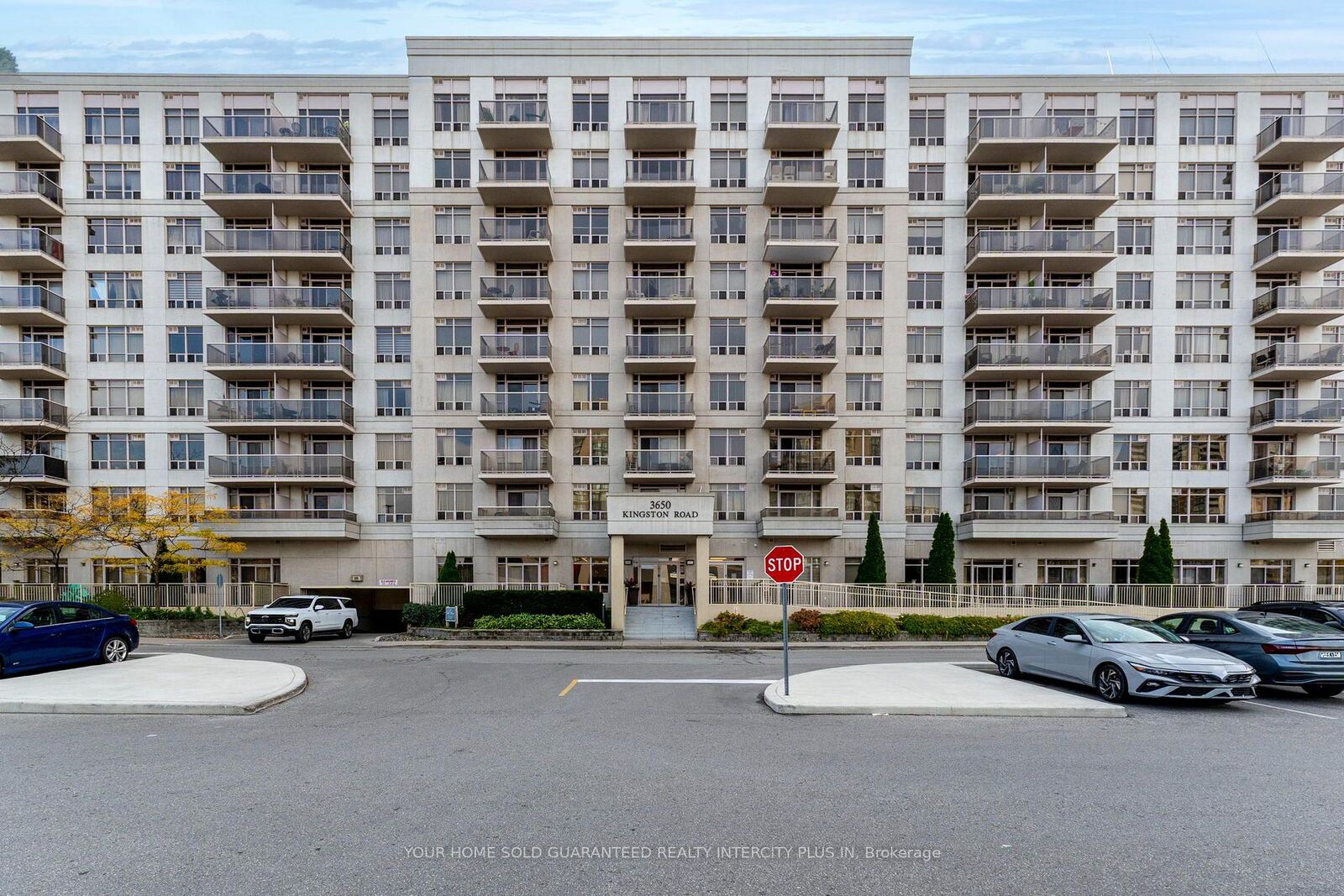 Property Photo:  3650 Kingston Road 802  ON M1M 3X9 