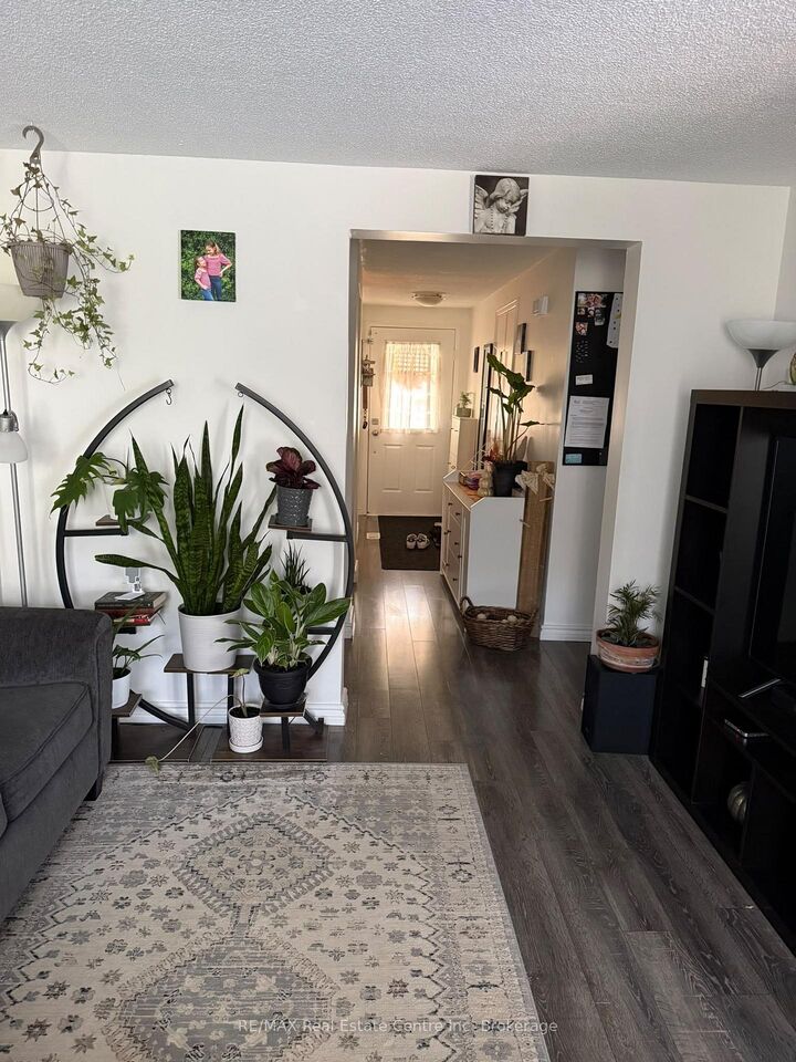 Property Photo:  70 Grandridge Crescent  ON N1H 8G3 