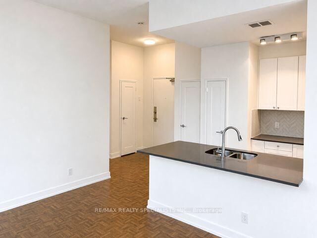 Property Photo:  105 Isabella Street 107  ON M4Y 1M9 
