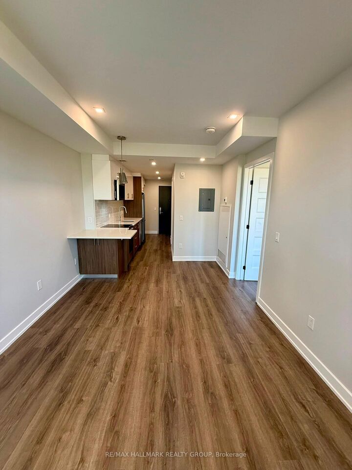 Property Photo: 28 Pretoria Avenue 501 ON K1S 1W7