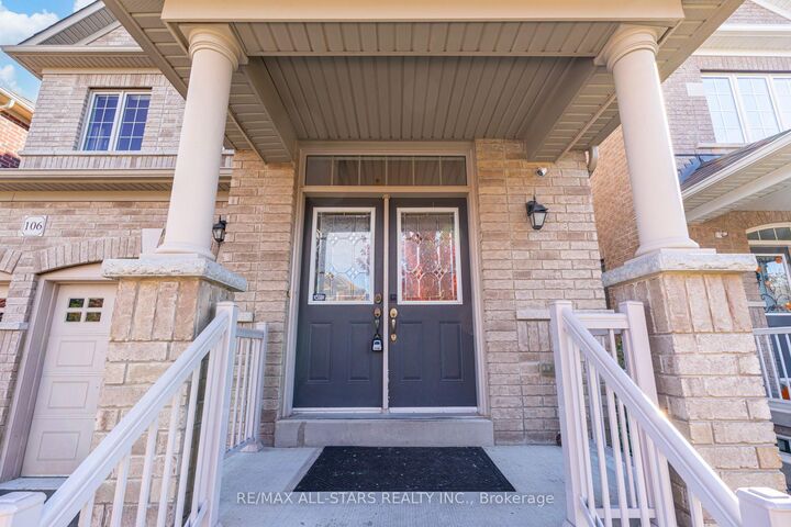 Property Photo: 106 Creekland Avenue ON L4A 1X4