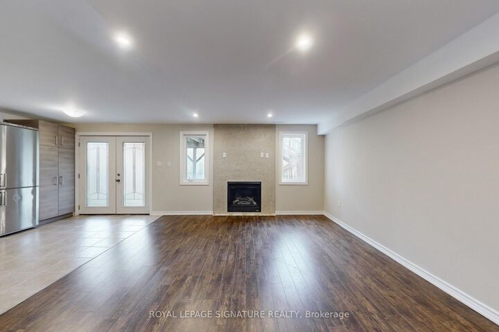 Property Photo:  35 Grange Drive Lower  ON L4E 4T1 