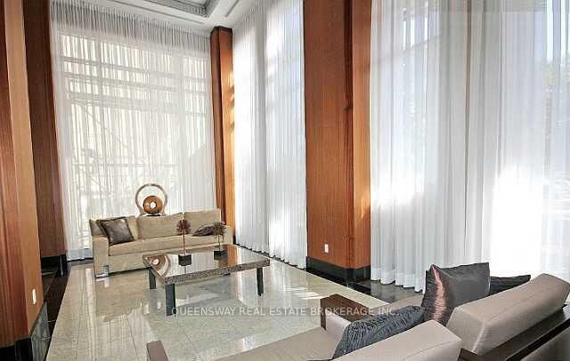 Property Photo:  628 Fleet Street 401  ON M5V 1A8 