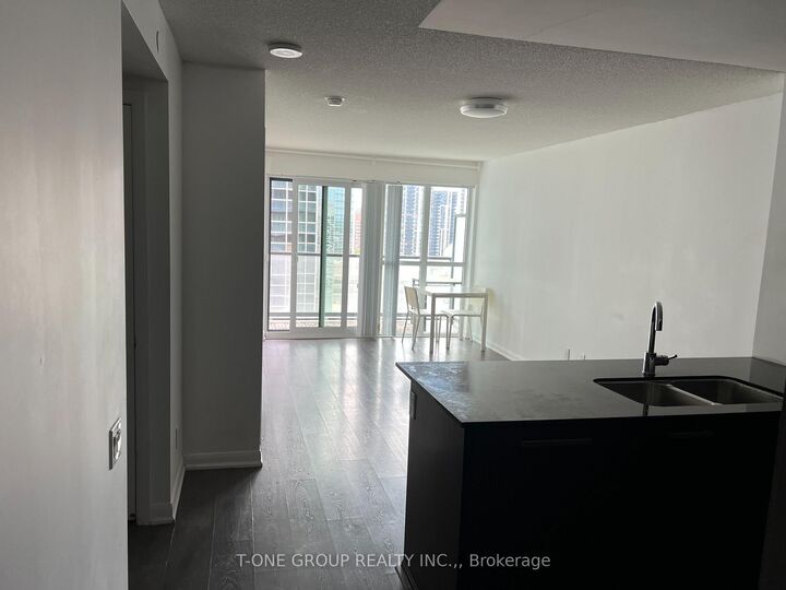 Property Photo:  5162 Yonge St Street 1610  ON M2N 0E9 