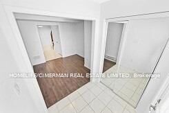 Property Photo:  552 Buckeye Court  ON L9E 1M2 