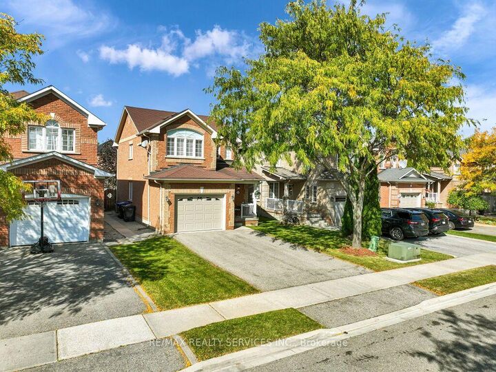 Property Photo:  58 Sunny Glen Crescent  ON L7A 2C7 
