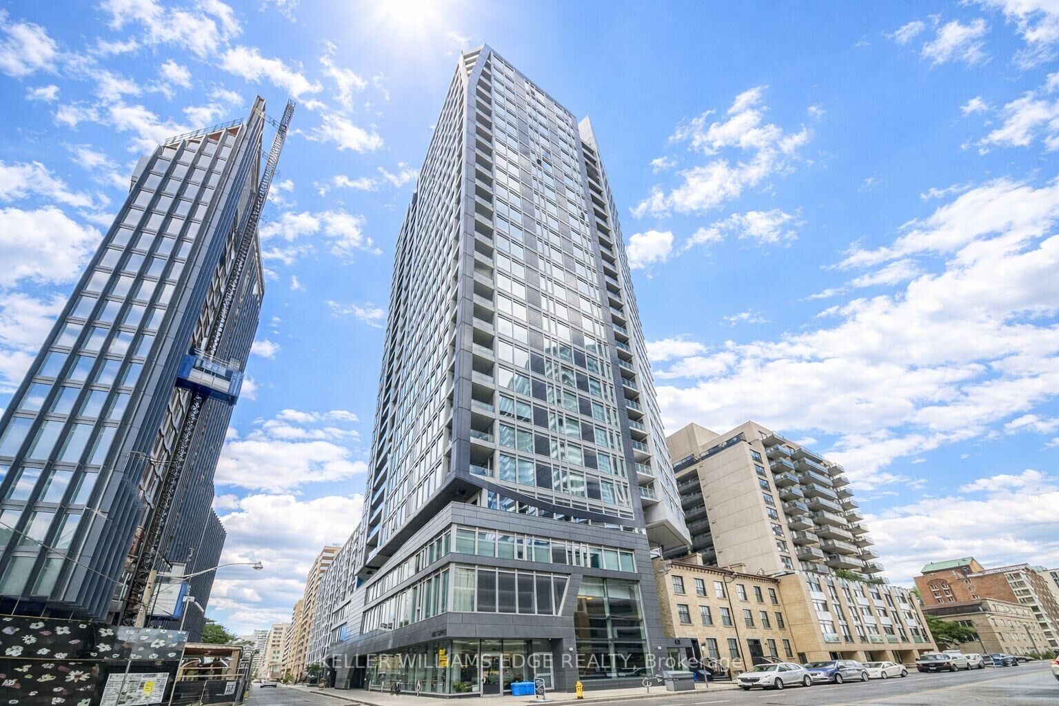Property Photo:  68 Shuter Street 1009  ON M5B 1B4 
