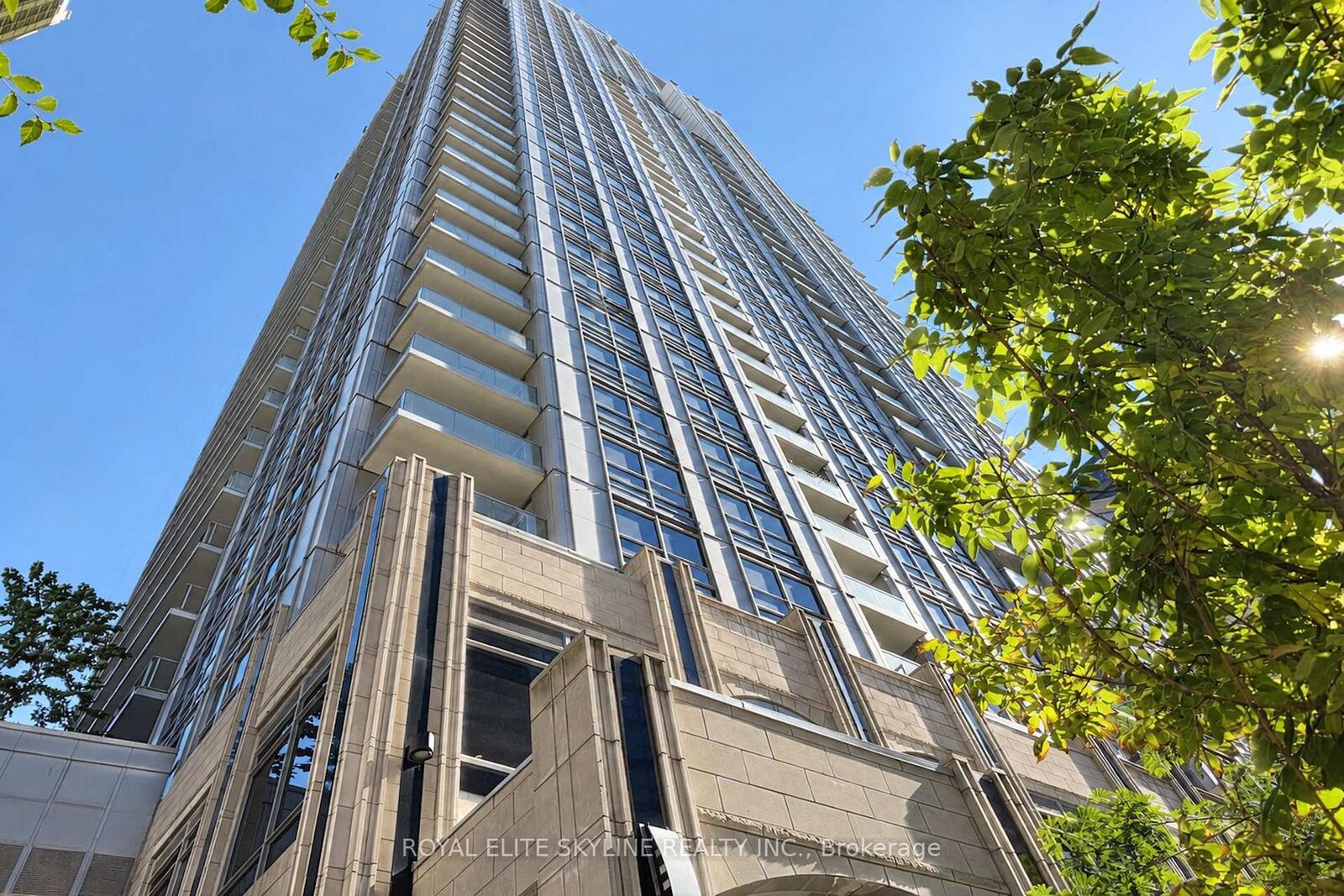 Property Photo:  761 Bay Street 403  ON M5G 2R2 