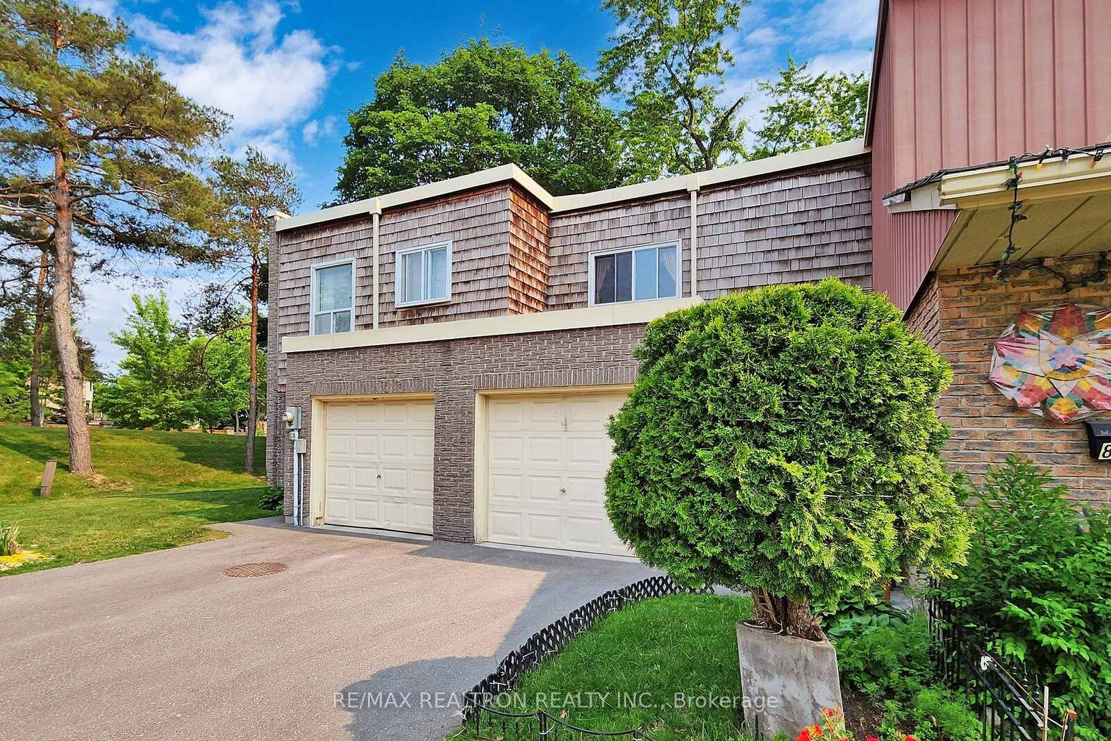 Property Photo: 83 Thorny Vine Way ON M2J 4J3