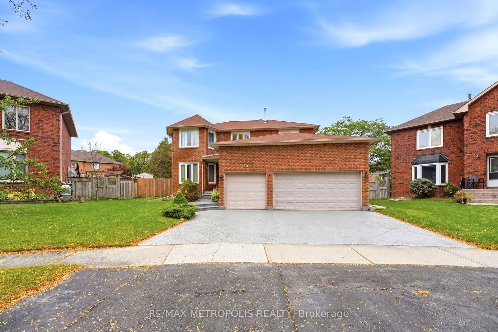 Property Photo:  10 Sillett Drive Bsmt  ON L1T 3J3 