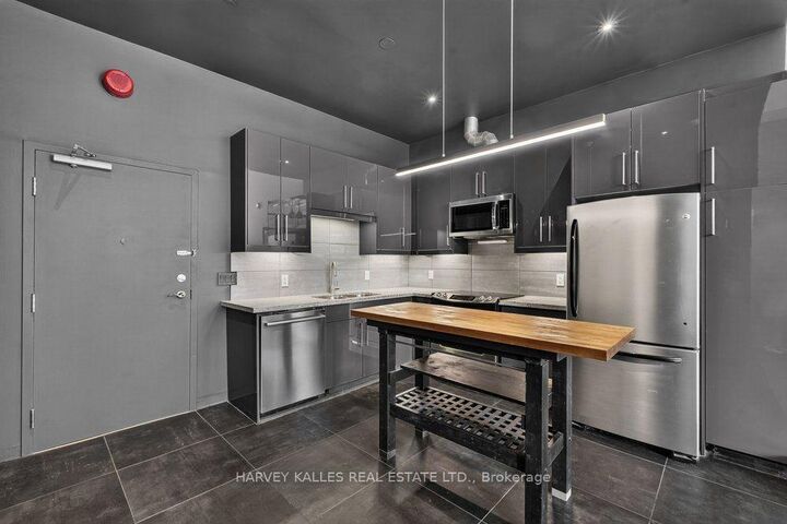 Property Photo:  86 Gerrard Street E 1E  ON M5B 2J1 