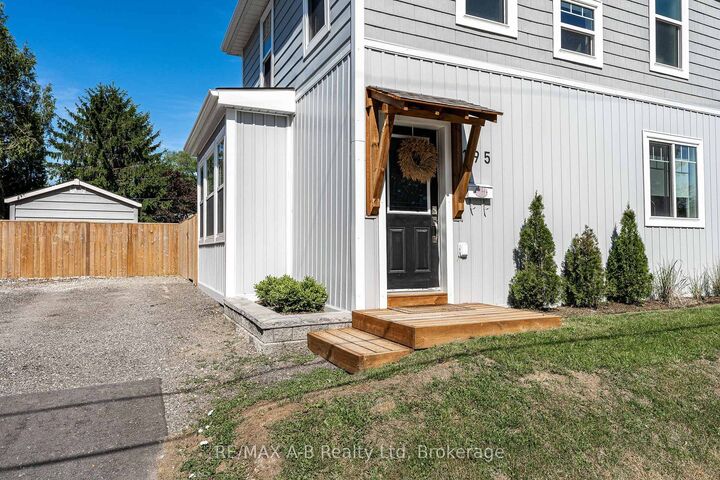 Property Photo:  195 Water Street  ON N0M 2J0 