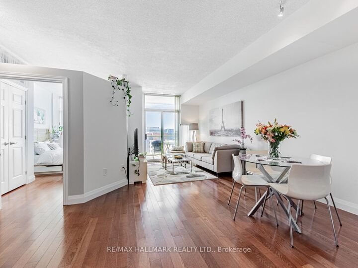 Property Photo:  39 Parliament Street 1102  ON M5A 4R2 