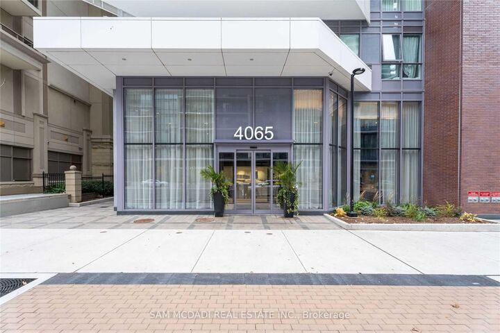 Property Photo:  4065 Confederation Parkway 514  ON L5B 0L4 