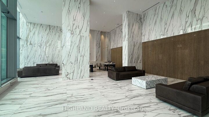 Property Photo:  448 Burnhamthorpe Road W 6203  ON L5B 0R4 