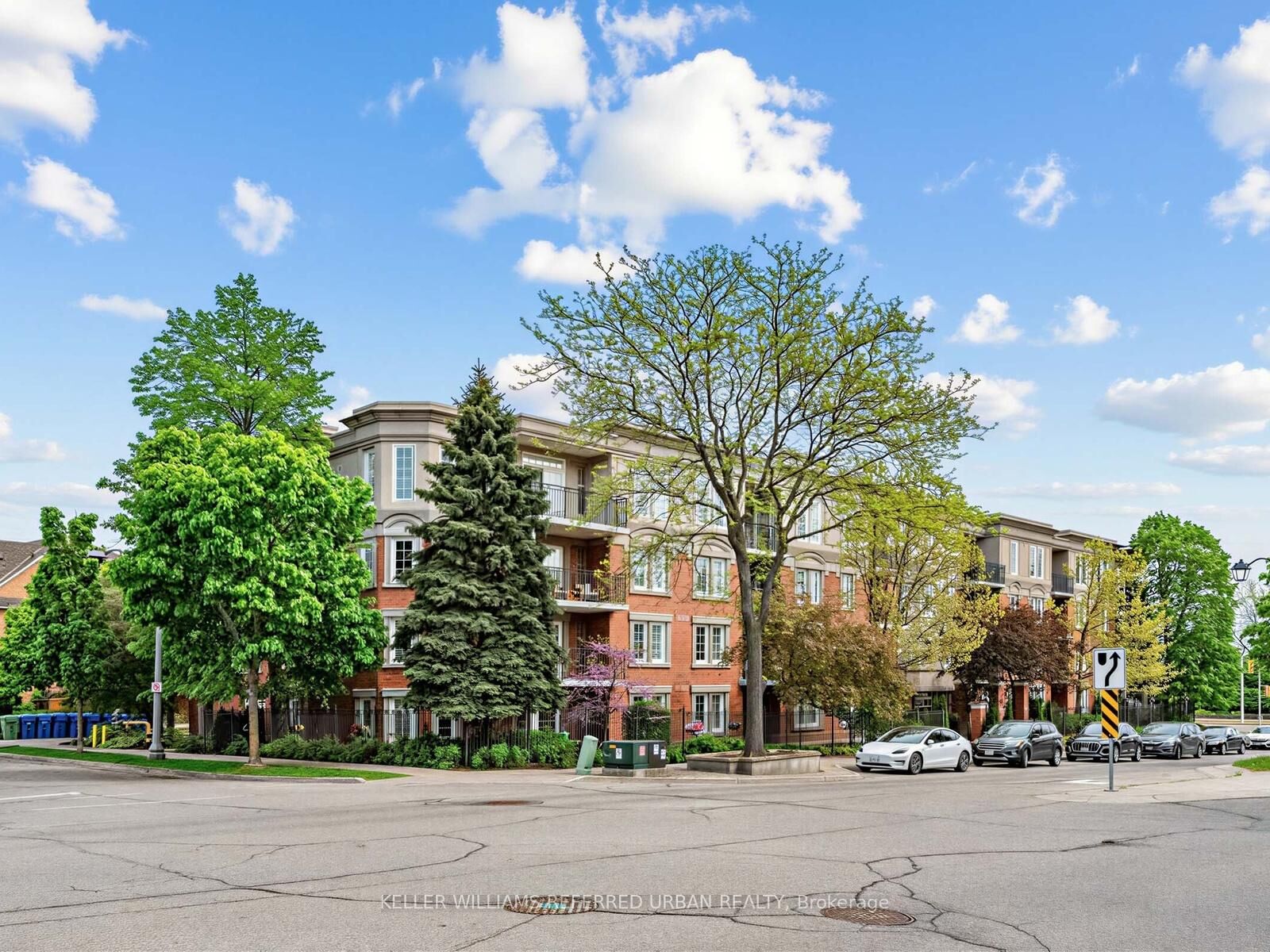 Property Photo:  2301 Parkhaven Boulevard 406  ON L6H 6V6 