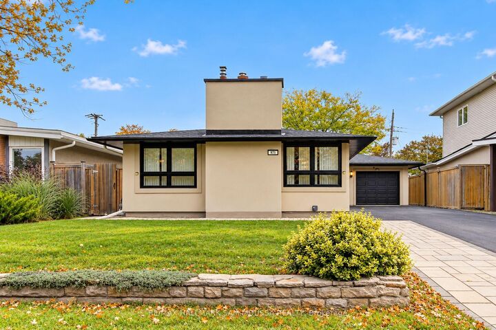 Property Photo:  971B Blythdale Road  ON K2A 3N9 
