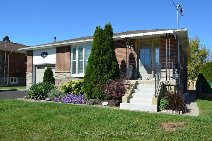 Property Photo:  252 Brimorton Road  ON M1H 2E1 