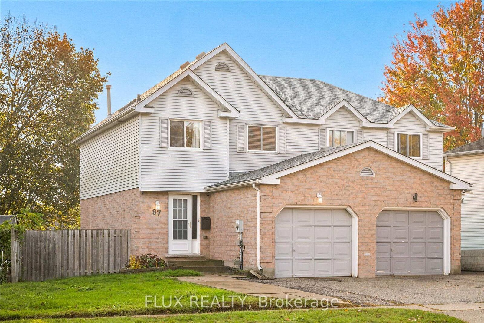 Property Photo:  87 Poplar Drive  ON N3C 3X3 