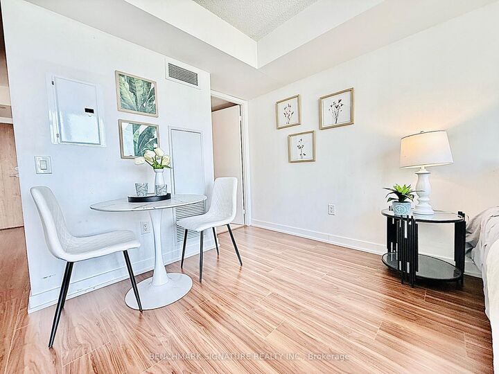 Property Photo:  85 Queens Wharf Road 2108  ON M5V 0J9 