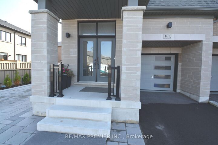 Property Photo:  101 Kinloss Street  ON L4H 5J5 