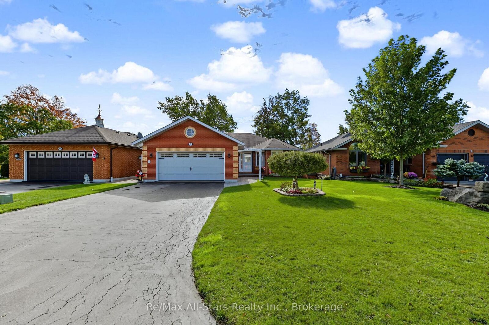 Property Photo:  9 Hillview Drive  ON K0M 1A0 