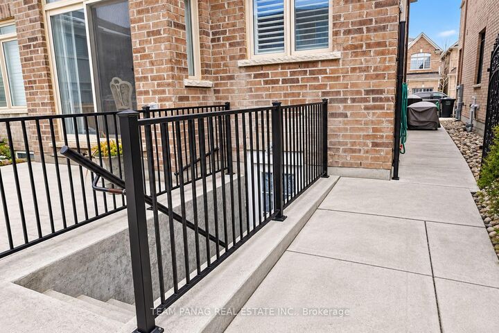 Property Photo:  3 Fascination Street B  ON L6R 4A1 