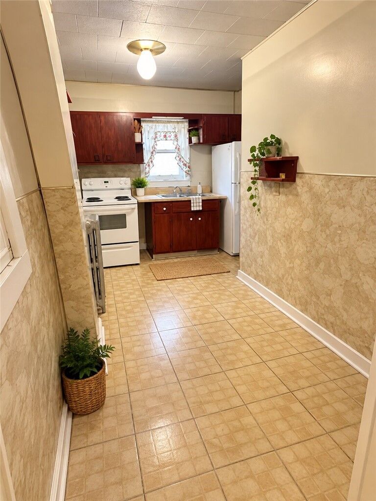 Property Photo:  520 W Smithfield  PA 15666 