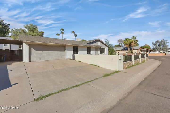 Property Photo: 2002 W Bluefield Avenue AZ 85023