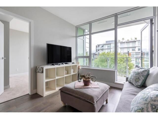 Property Photo:  5077 Cambie Street  BC V5J 0H7 