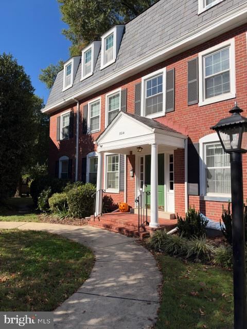 Property Photo: 3014 S Abingdon Street C1 VA 22206