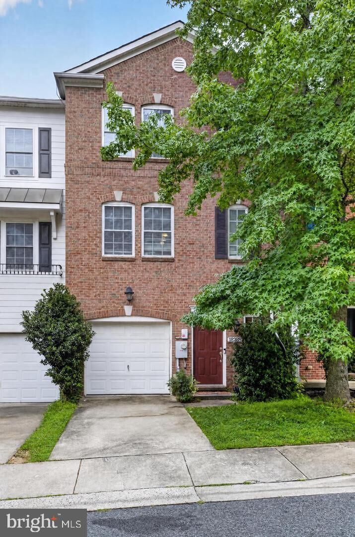 Property Photo: 18705 Falling River Drive MD 20879