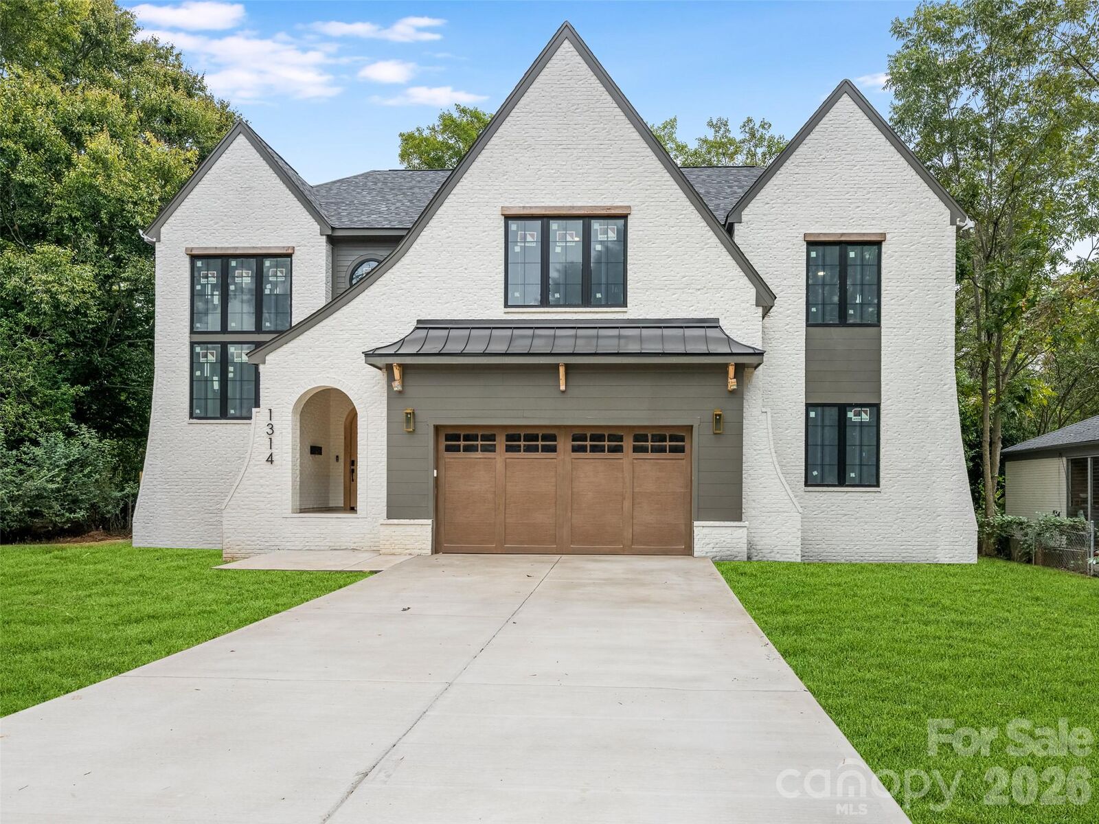 Property Photo:  1314 Richland Drive  NC 28211 
