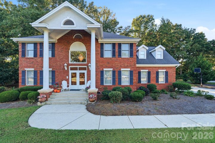 Property Photo: 1121 Hillshire Meadow Drive NC 28105