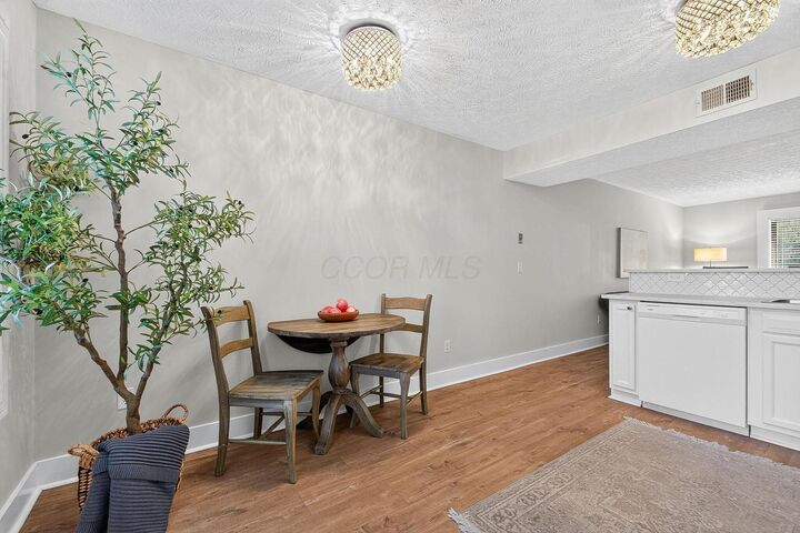 Property Photo:  3203 Summerdale Lane  OH 43221 