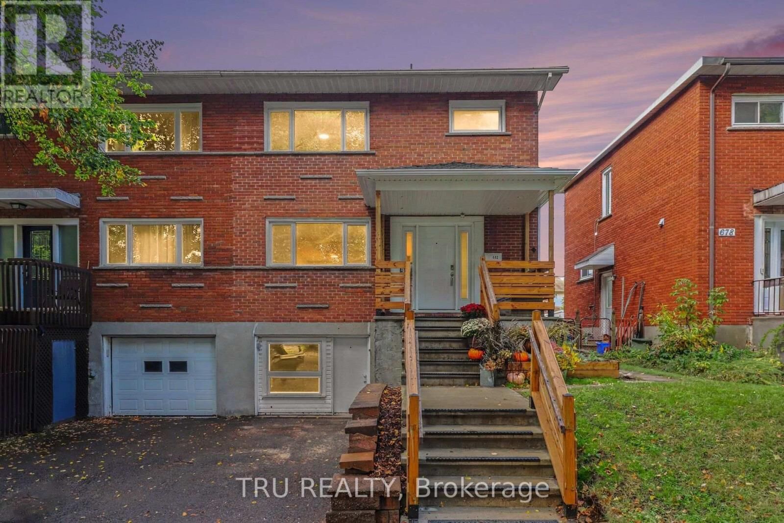 Property Photo:  682 Morin Street  ON K1K 3G9 