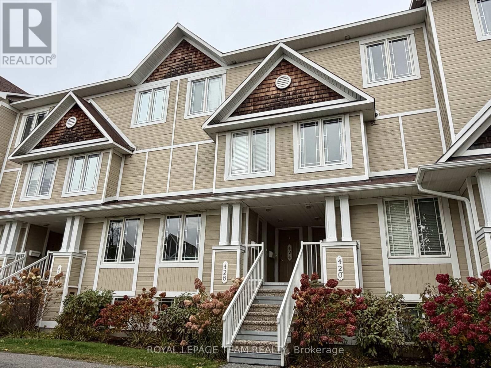 Property Photo:  424 Hillsboro Private 13  ON K2M 3A8 