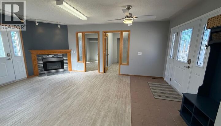 Property Photo:  307 4 Avenue West  AB T0J 1P0 